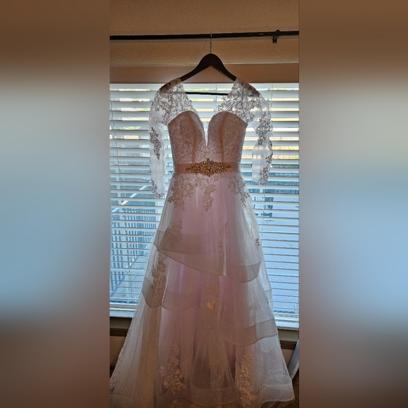 Wedding dress dealing price - Picture 4 of 7